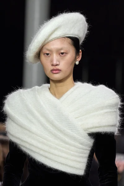 Look 24